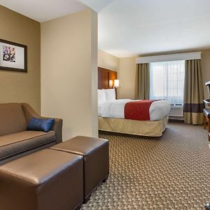 Queen Suite Mobility accessible